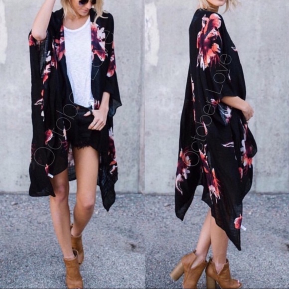 Accessories - Black Floral Kimono